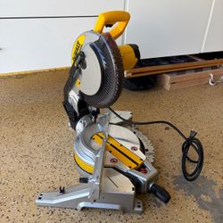 DEWALT 15 Amp Corded 10 in. Compound Single Bevel Miter Saw