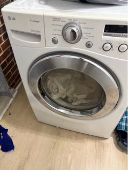 Washer dryer set