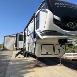 2024 Keystone Montana 