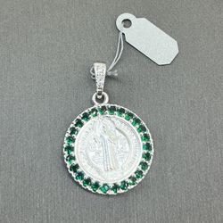 925 Sterling Silver Circle St Christopher Pendant With Green Cz Stones I-455 
