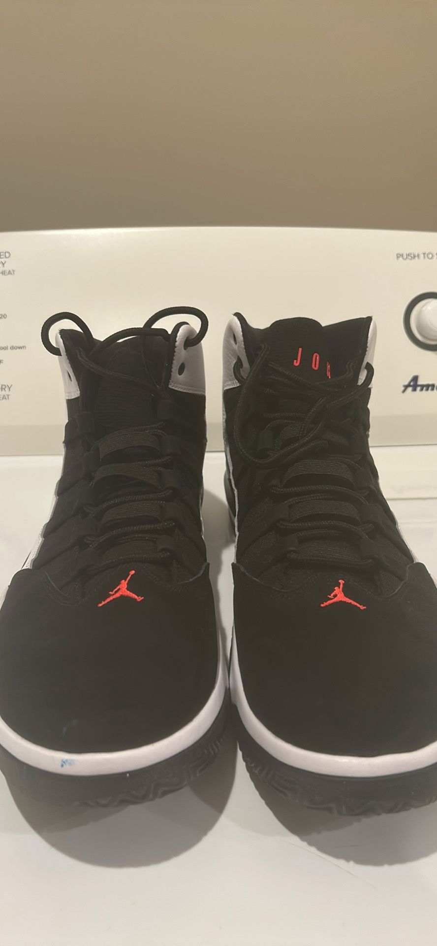 Nike Air Jordan Max Aura — Men’s Size 14 (Excellent Condition)