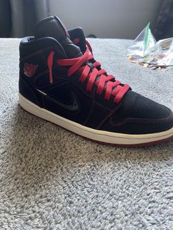 Jordan 1 Mid Size 10.5