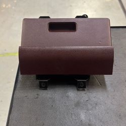 Obs Chevy maroon ashtray(original)