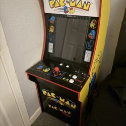 Pac Man Arcade Game 