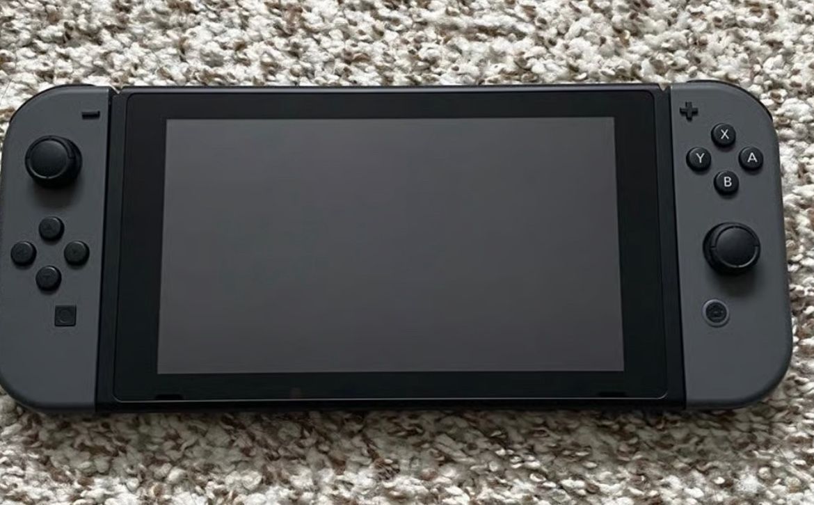 Nintendo Switch  Quest2 128GB snhmuUe8YWr3tigFkxcHbY-2048-80.jpg