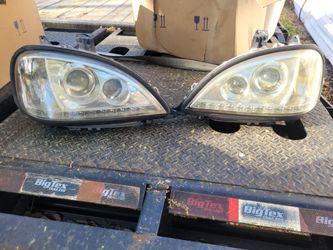 Freightliner Columbia Headlights