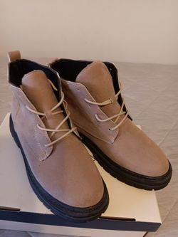 Ladies Short Boots...