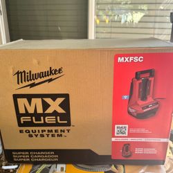 Milwaukee MX FUEL Super Charger