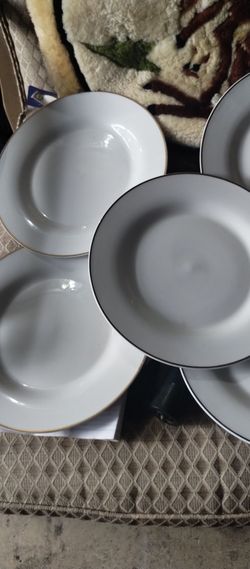 Plates all 1 dollars