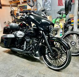 Harley Davidson full upgrade shop.. why risk going anywhere else