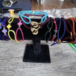 Bracelets 