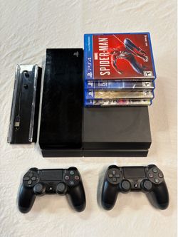 PS4 w/ Controllers & Games!