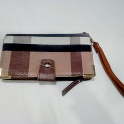Deluxity Plaid Wristlet Wallet 