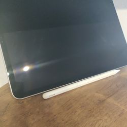 Apple iPad Pro A1980 with Pencil and Cover