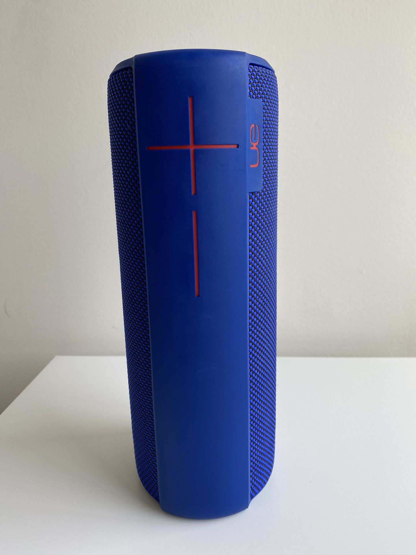 Ultimate Ears MEGABOOM Portable Waterproof & Shockproof Bluetooth Speaker Electric Blue