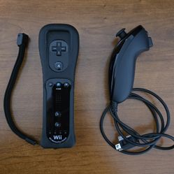 Nintendo Wii Motion Plus Black Controller With Nunchuck
