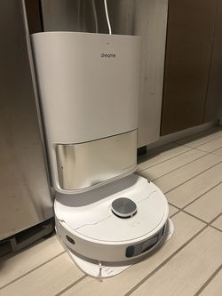 Dreame L10S Ultra Cleaner and Mop