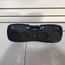 Logitech S715i Portable Speaker With Charger ONLY  For 30 Pin iPod/iPhone