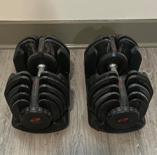 PAIR OF BOWFLEX 1090 SELECT TECH. DUMBBELLS : 10 TO 90 LBS. (In 5 lbs. Increments)