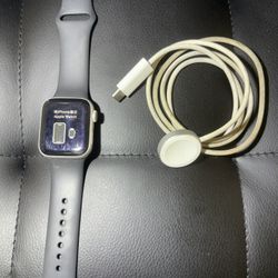 Apple Watch SE 2nd Gen GPS 40MM Starlight Aluminum A2722 USED