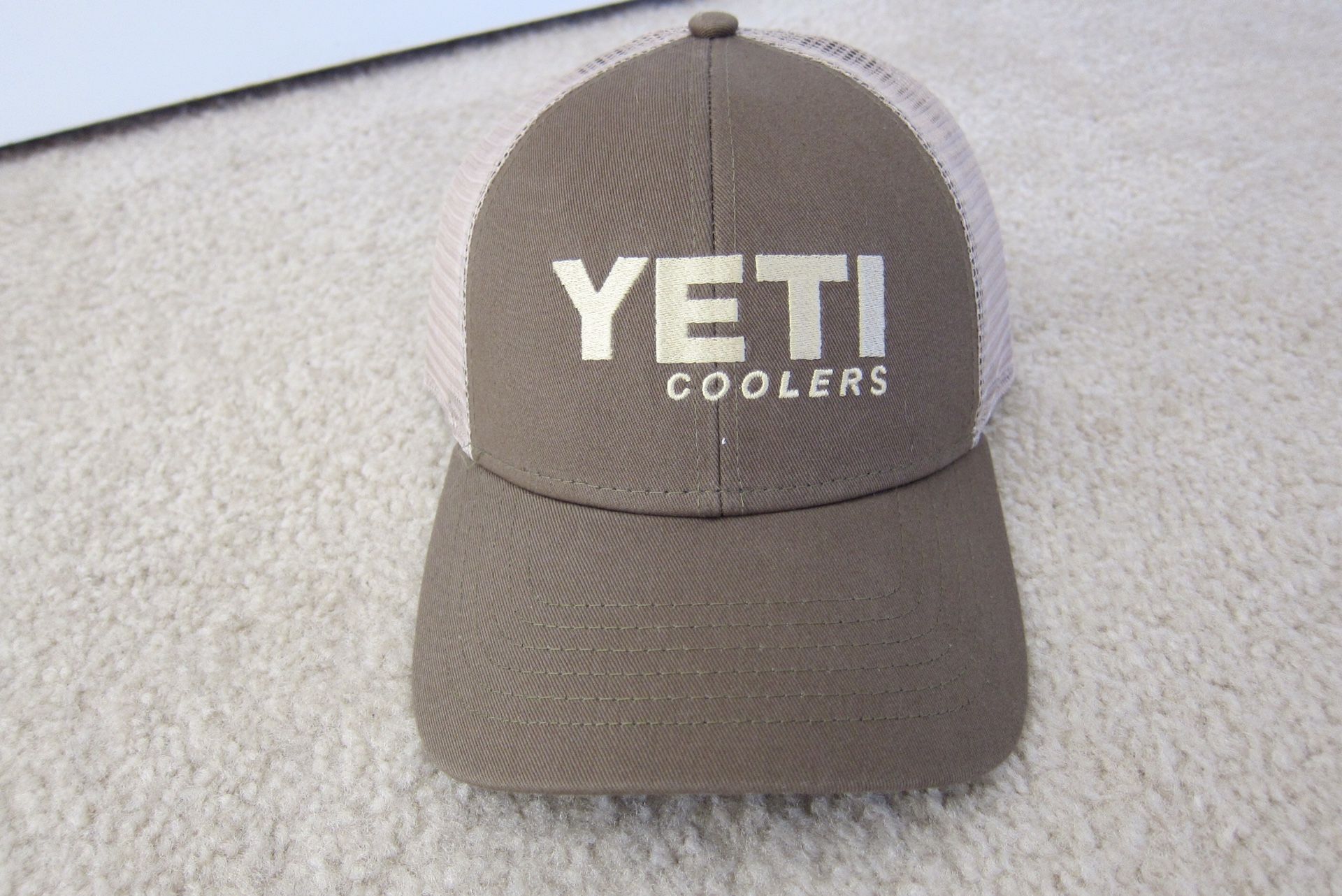 Yeti Cooler Olive Green Embroidered Adjustable Snapback Mesh Trucker Hat Cap NWOT