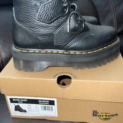 Dr Martens Devon Heart