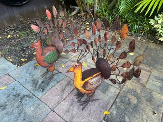 Rustic Peacock 🦚 Garden Statues