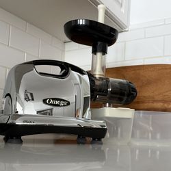 Omega Juicer