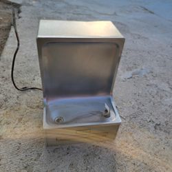 Elkay Electric Water Fountain