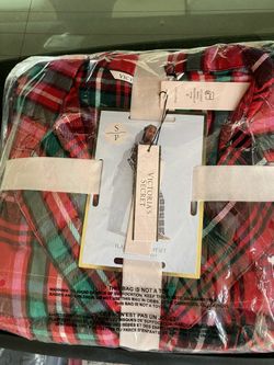 Flannel Long Pajama Set Woman’s pajama set. I have more pajamas go check my listings :)
