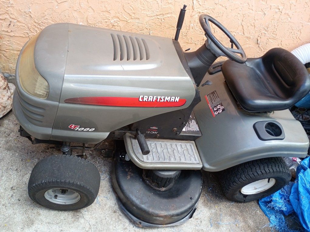 PRICE IS FIRM:BRAND NEW BATTERY AND BLADES CRAFTSMAN RIDING MOWER TRACTOR FULLY FUNCTIONAL EZ START
PRICE IS NOT NEGOTIABLE
BRAND NEW BATTERY, BRAND N