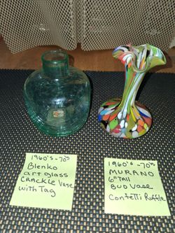 Vintage Bud vase. Murano and blenko.. selling them separately $20 each. Excellent condition! All sales