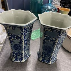 Set Of 2 antique blue Chinese dynasty porcelain vase
