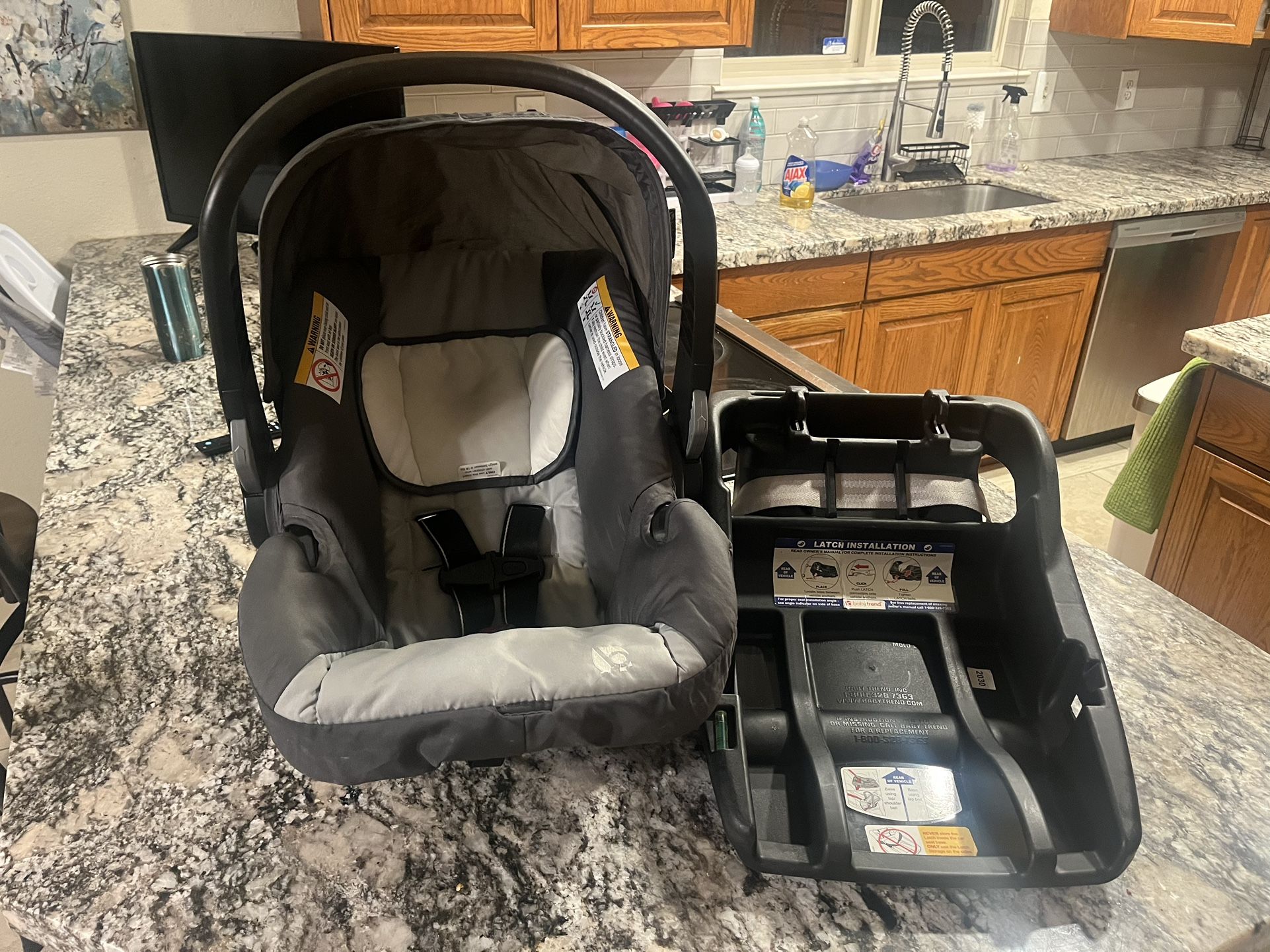 Newborn Car seat And Base