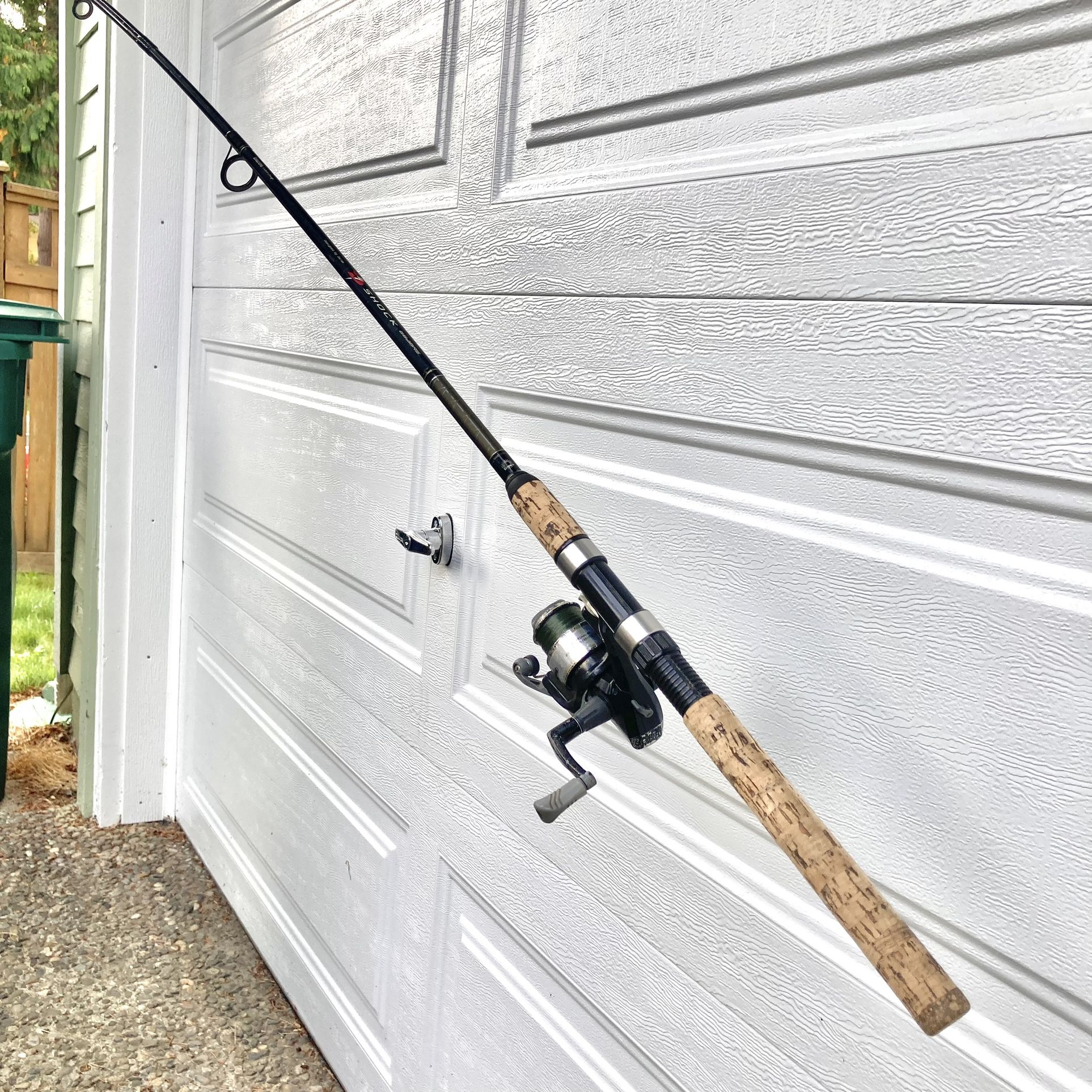 Daiwa D-shock Fishing Pole With Storm Reel