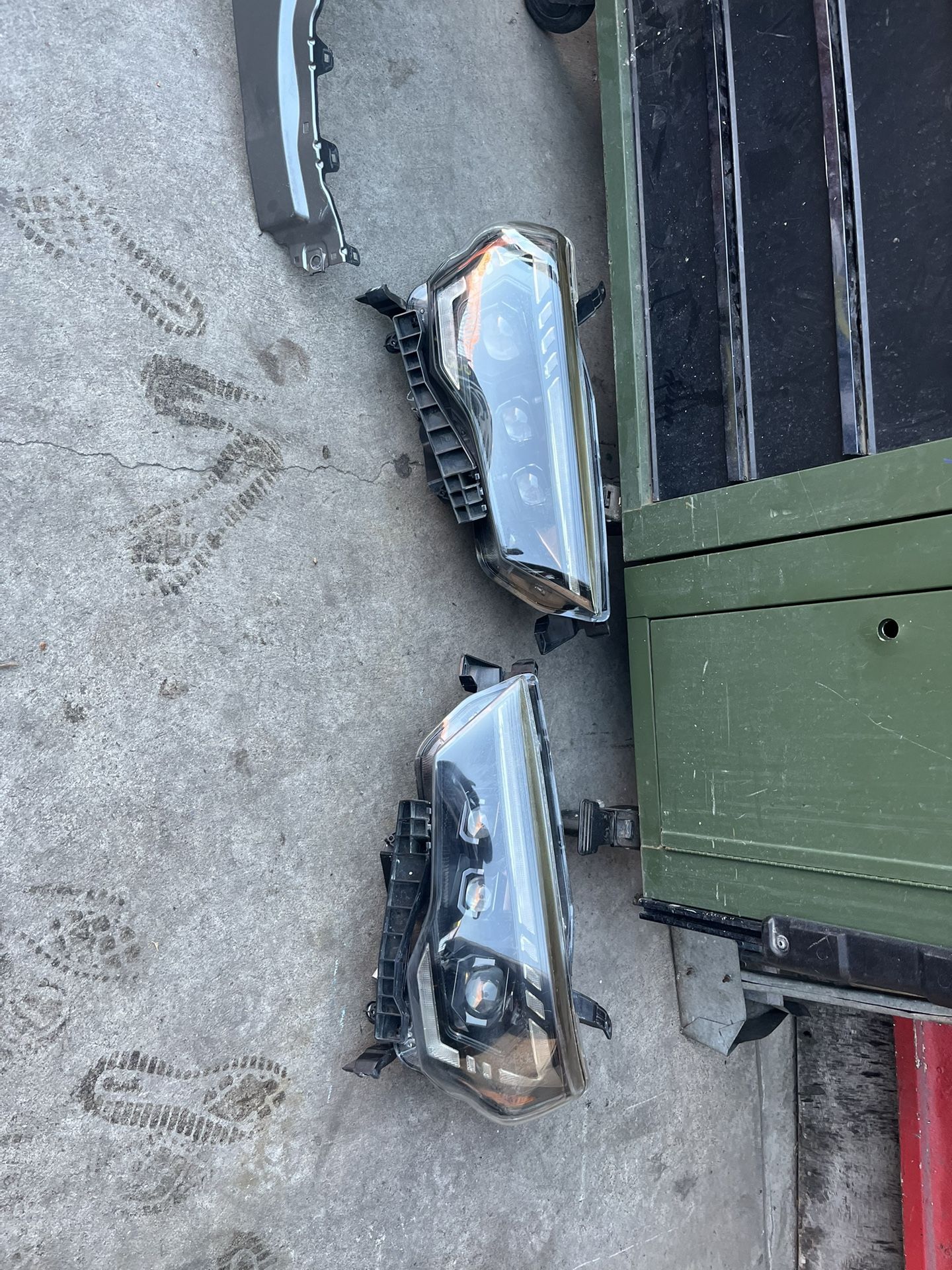 2014 2022 Toyota 4Runner Driver Left Passenger Right Headlight