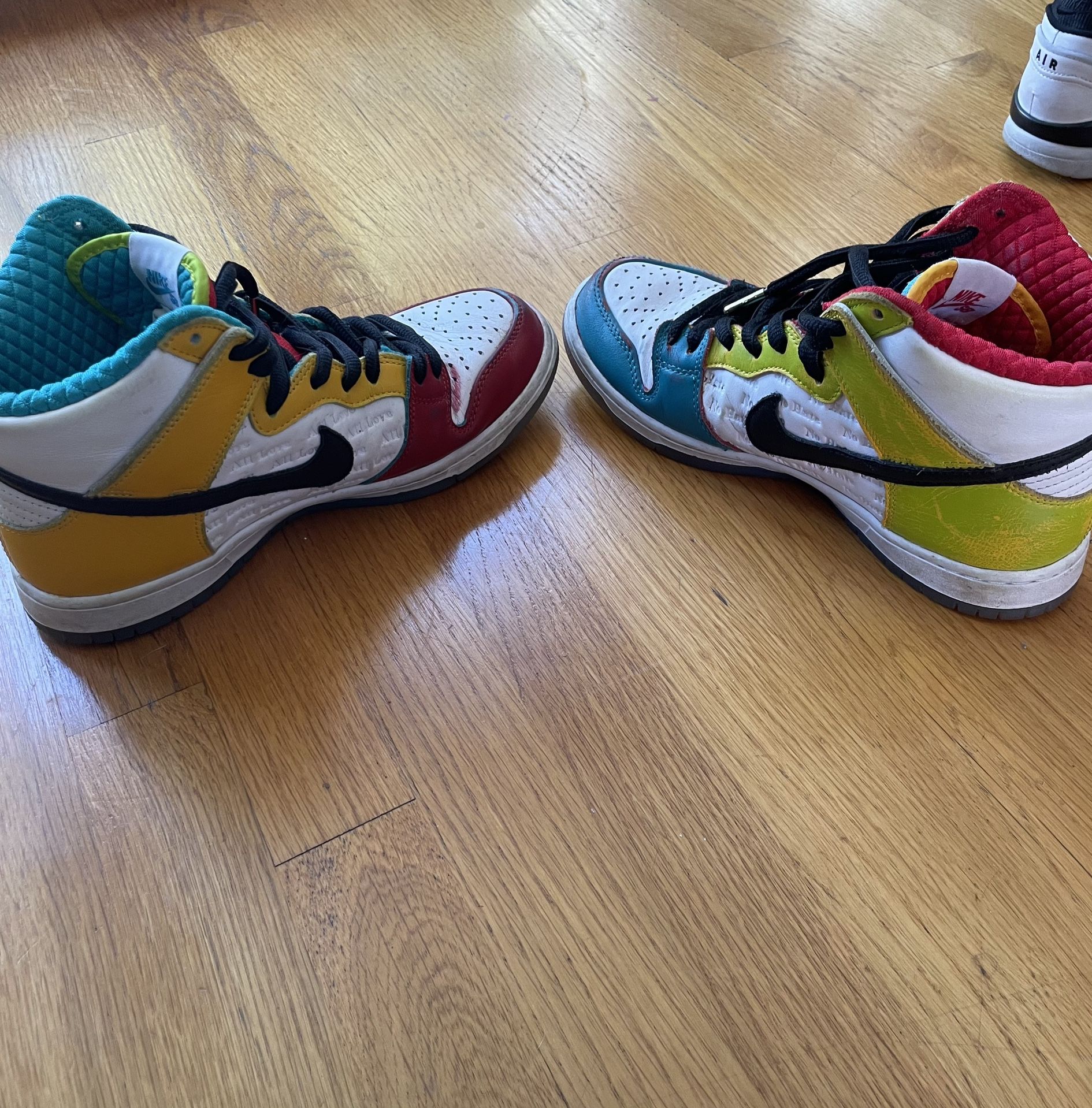 Size 8 Men's Nike SB Dunk High Pro froskate All Love