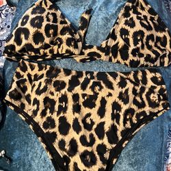 Womens Size Large 2 Piece Bikini Swimwear 