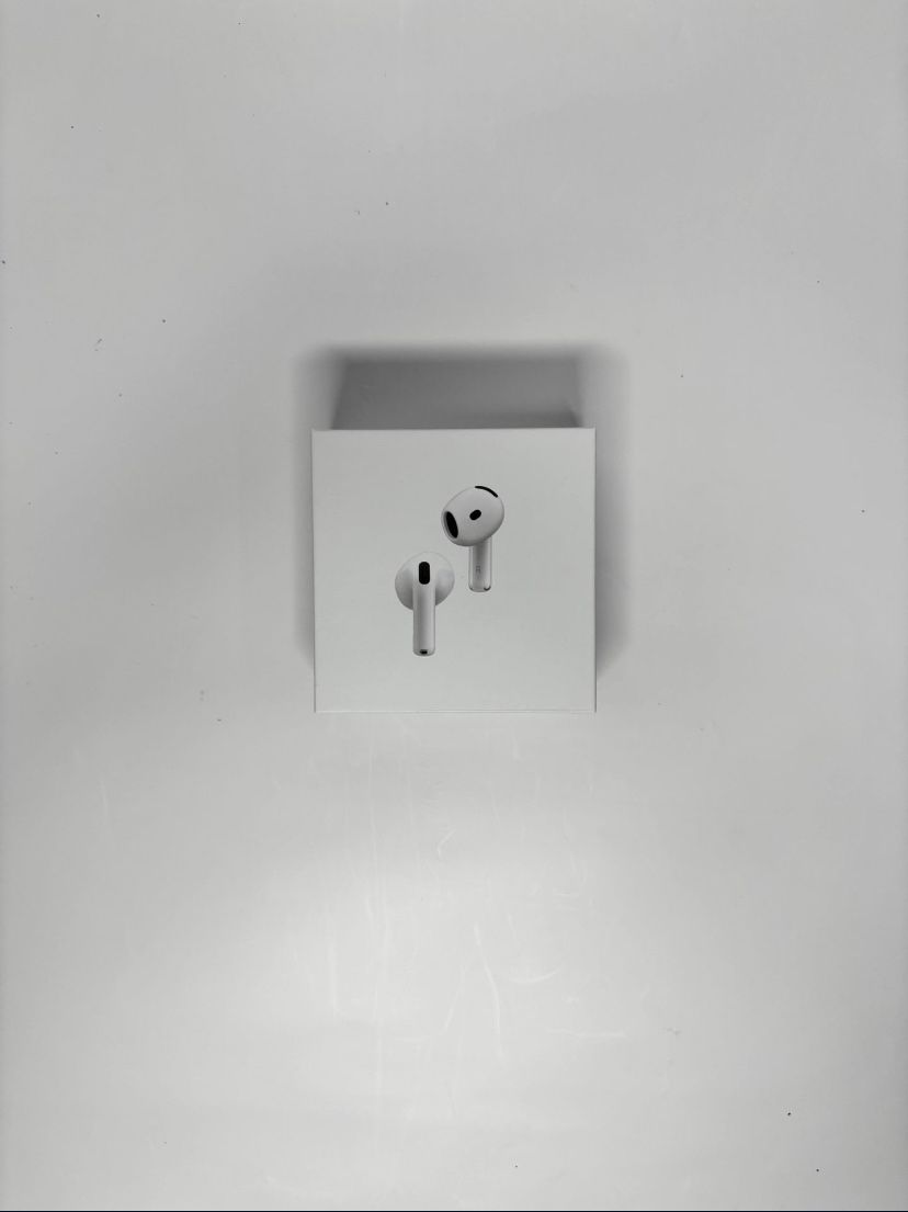 AIRPOD 4th Generation (price Negotiable)