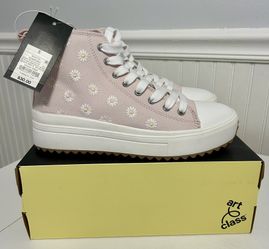 Girls Blush Pink Daisy High Top Sneakers Size 5 – New w/ Tags (Art Class Target)