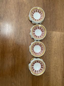 Individual salt or butter dishes