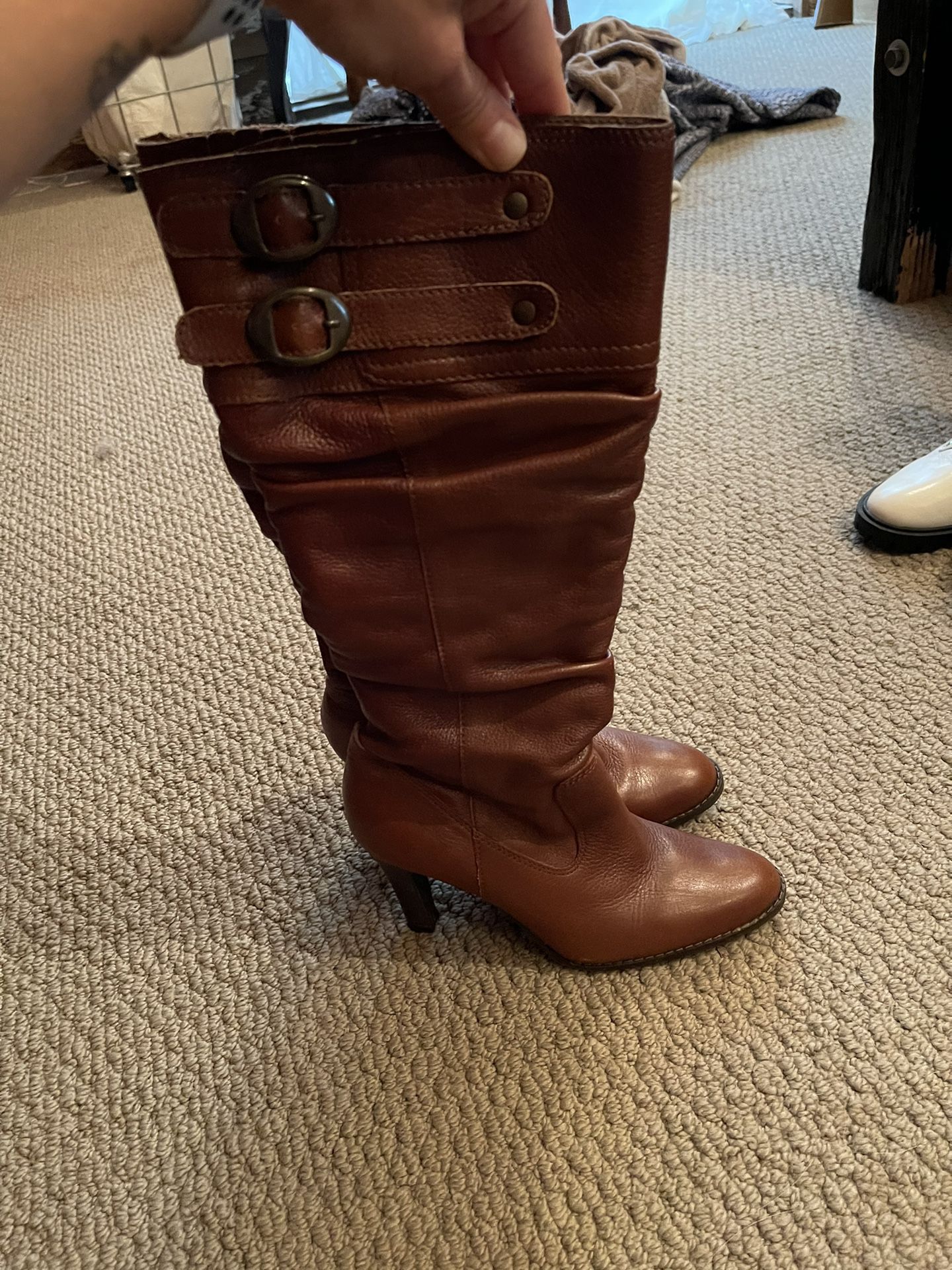 Like New Heeled Boots!! Size 6 