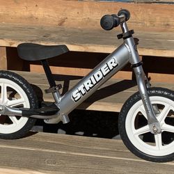 Strider 12 In Balance bike 18 Mo - 5 Years With Helmet