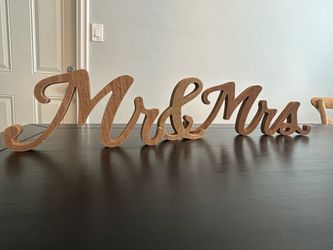 Mr & Mrs signs
