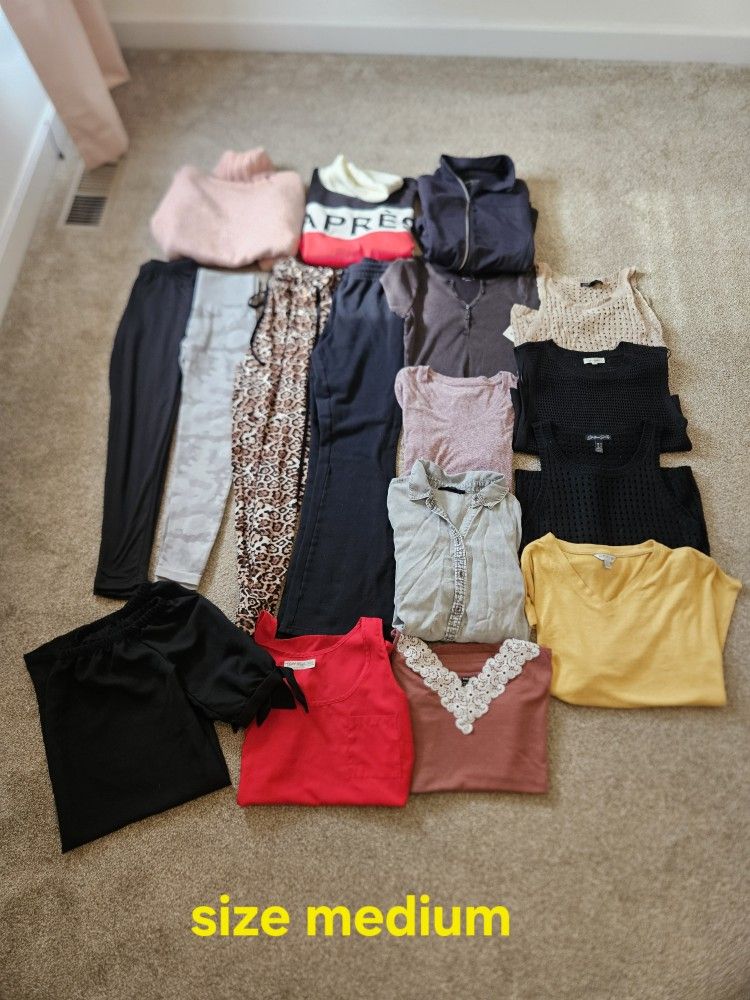 Juniors Size Med 17 Pieces All For $20