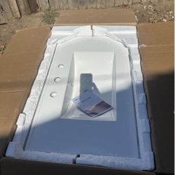 Tucson 30 in. W x 18 in. D Vitreous China Single Sink Vanity Top in White with 3-Faucet Holes (8 in.