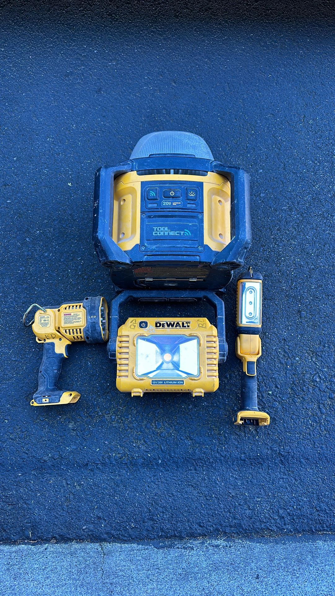 Used DeWalt Lights Bundle