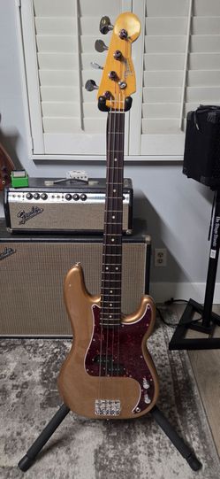 Fender Vintera iii Precision Bass new