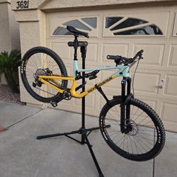 2024 Rocky Mountain Altitude C50, Carbon Frame, Size Large
