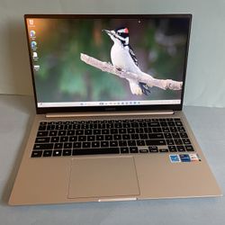 Samsung Galaxy Book Laptop 15.6” Touch Screen Intel i7 11th Generation 16GB 512GB Graphic card 4GB